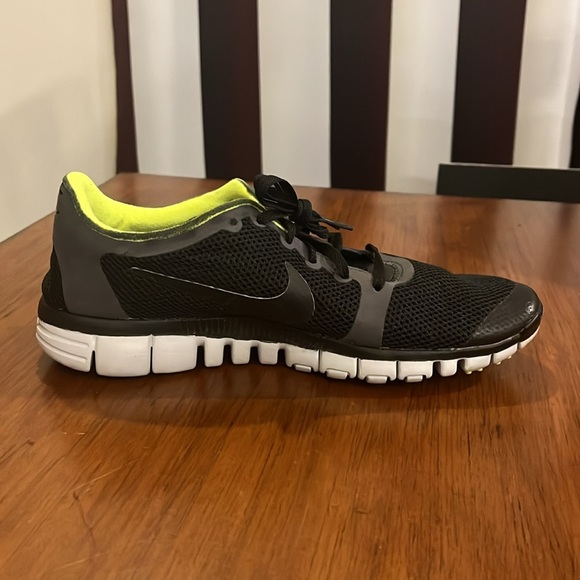 Nike Free 3.0 Shoes Sneakers 354574 003 black volt Men’s Size 8.5 - Picture 4 of 15